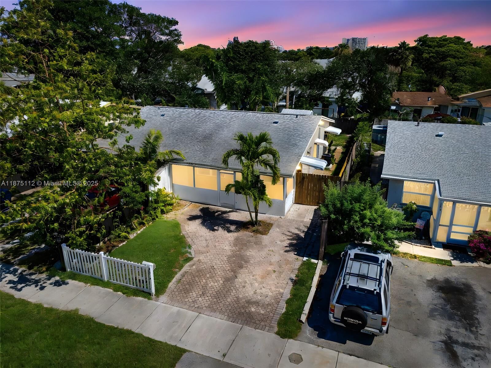 Property Photo:  351 NE 57th Ct  FL 33334 