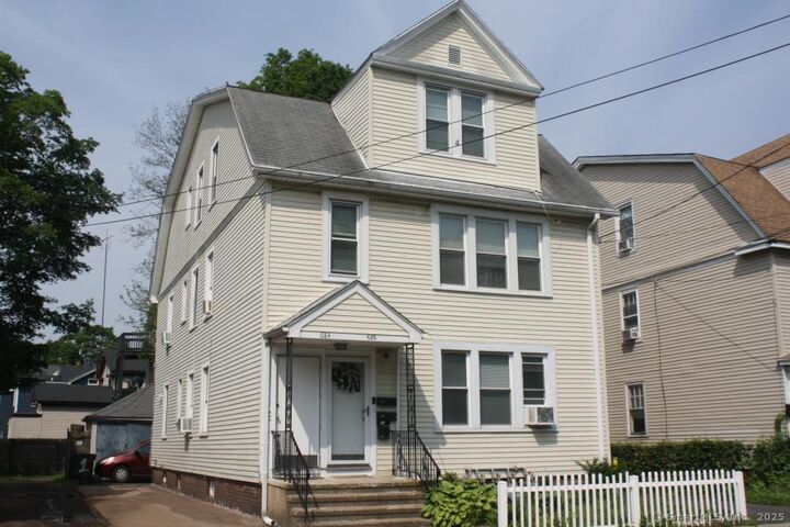 Property Photo:  684 Washington Avenue  CT 06516 