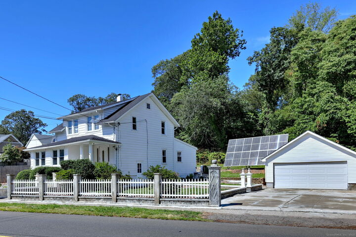 Property Photo: 184 West Avenue CT 06461