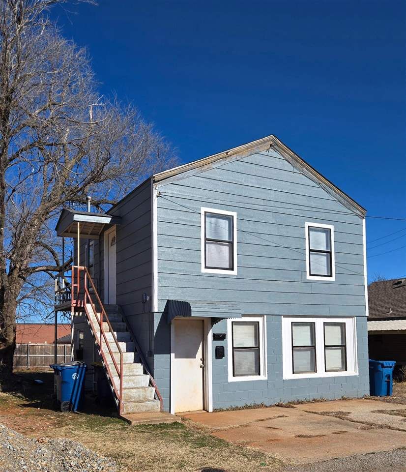 Property Photo: 116 -116 1/2 W Matthews Avenue OK 74075-1111