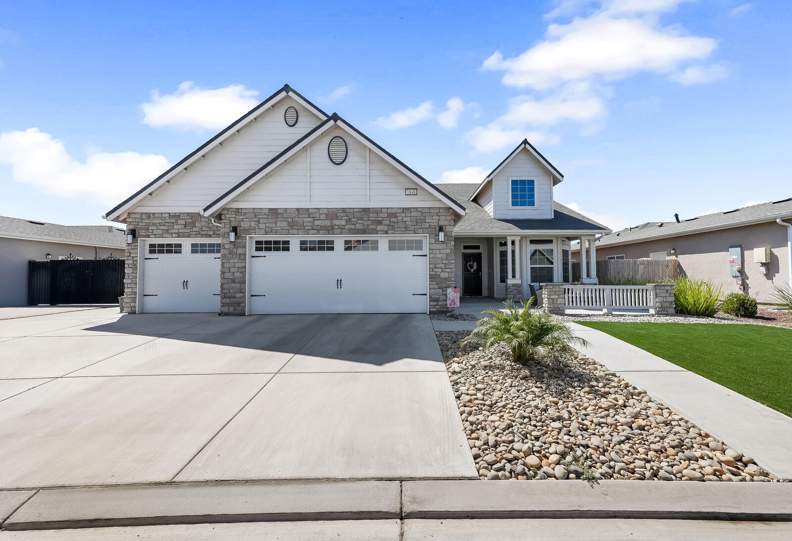 Property Photo:  1849 Softwind Drive  CA 93274 