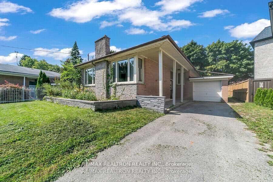 Property Photo:  66 Claywood Road  ON M2N 2R2 