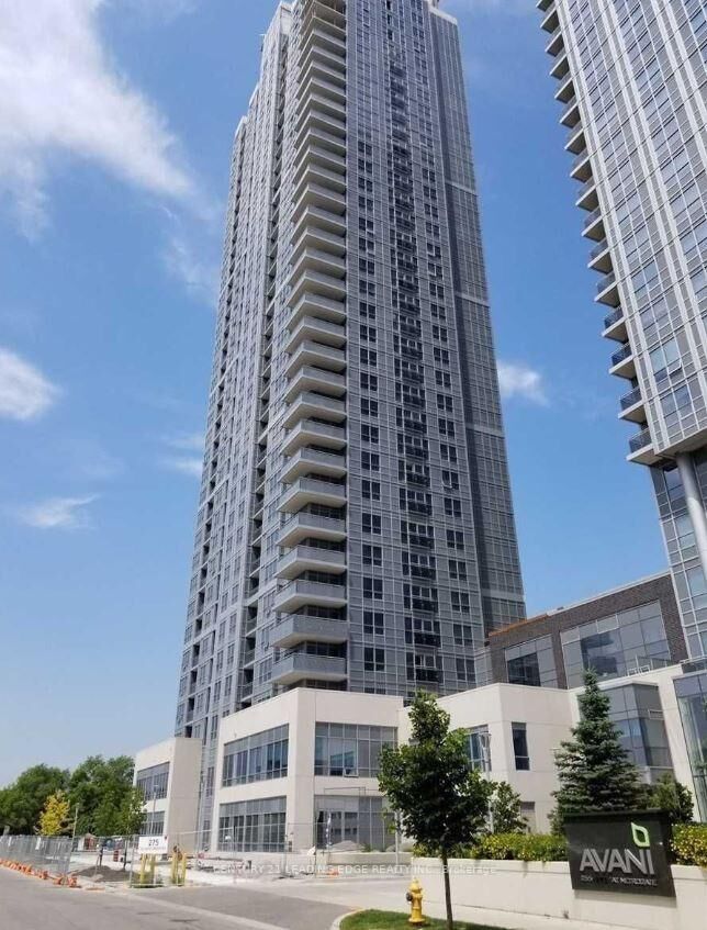 Property Photo: 275 Village Green Square 1525 ON M1S 0L8