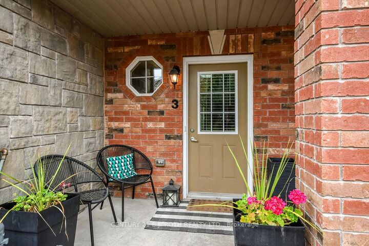 Property Photo:  49 Ferndale Drive S 3  ON L4N 5W9 