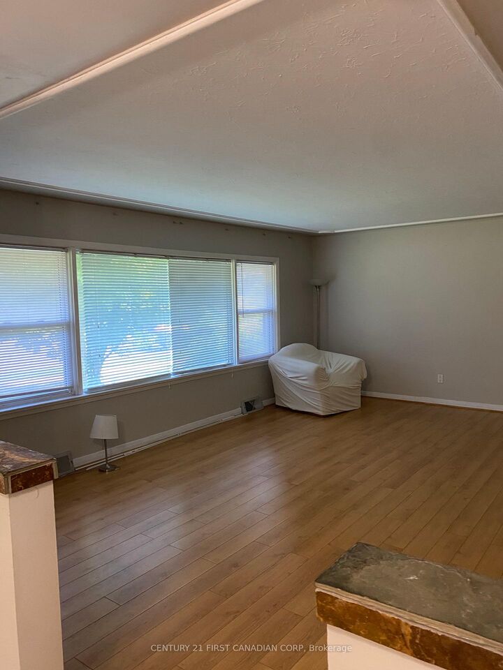 Property Photo:  270 Sarnia Road Main Level  ON N6G 1M9
