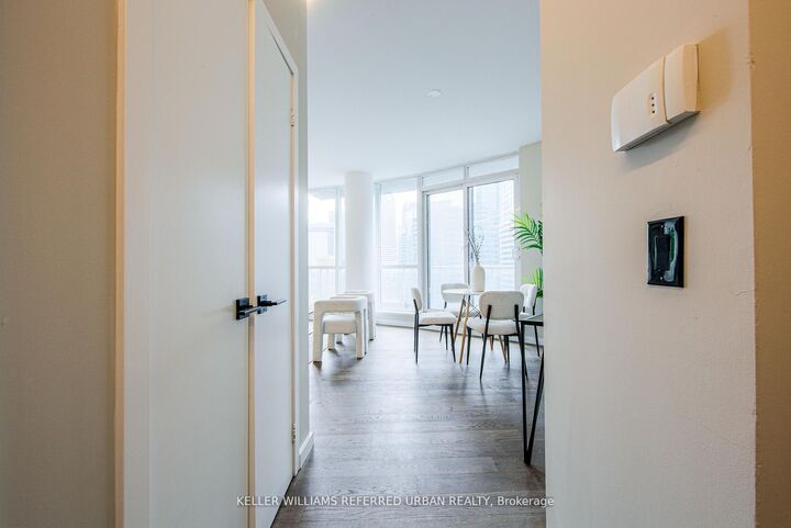 Property Photo:  218 Queens Quay W 2501  ON M5J 2Y6 