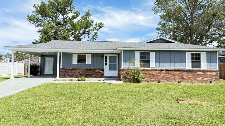 1611 Charter Oaks Dr  Valdosta GA 31601 photo