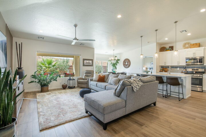 Property Photo:  2180 E Honeycomb Dr  UT 84790 