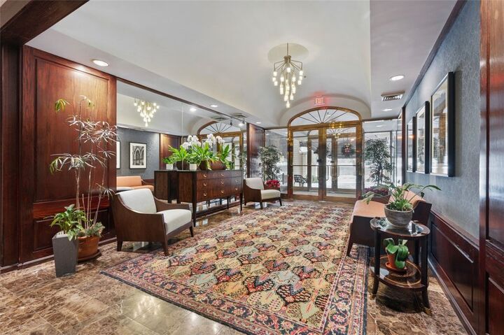 Property Photo:  146 N Bellefield Ave 203  PA 15213 