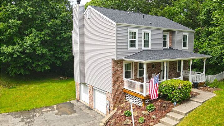 Property Photo: 331 Burning Oaks Dr PA 15642