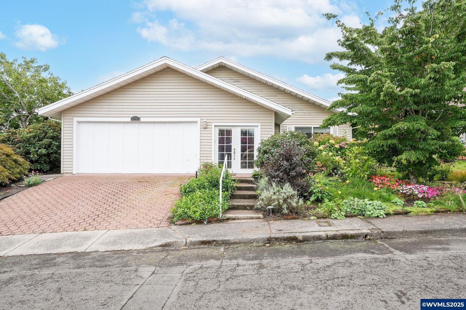 Property Photo:  3043 Winslow Wy NW  OR 97304 