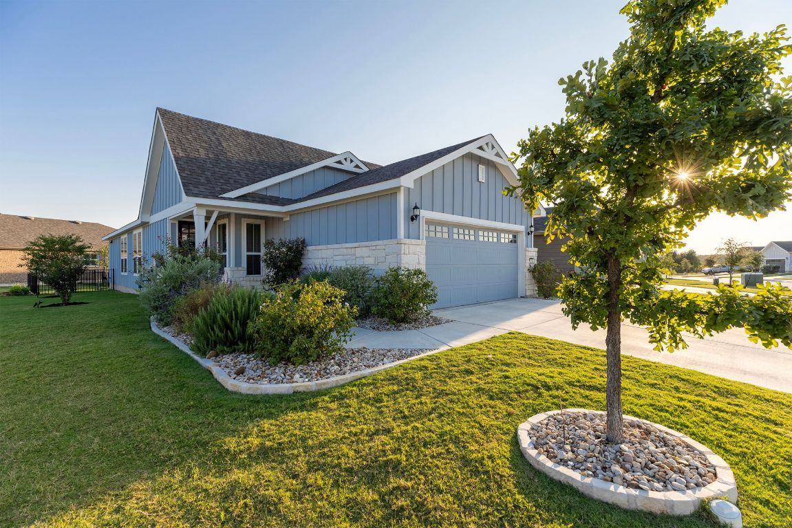 Property Photo: 101 Bristol Cove TX 78633
