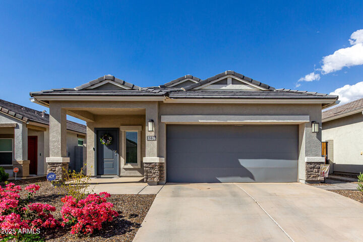 Property Photo: 3226 W Stanton Avenue AZ 85120