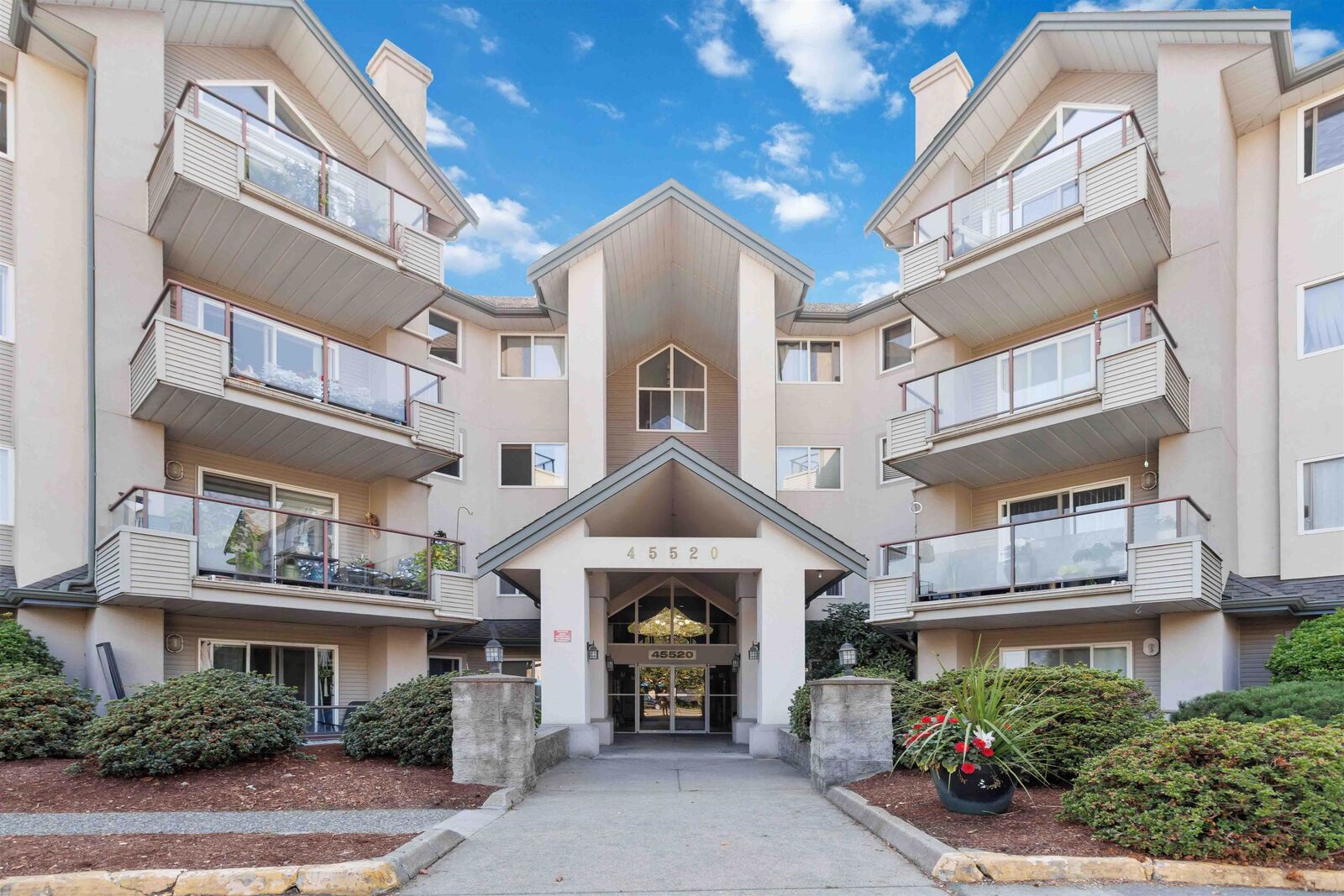 Photo de la propriété:  45520 Knight Road 208  BC V2R 3Z2 