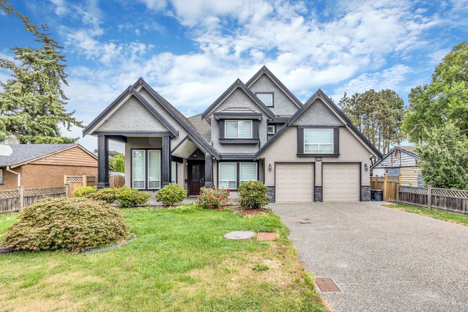 Property Photo:  11809 88 Avenue  BC V4C 3C4 