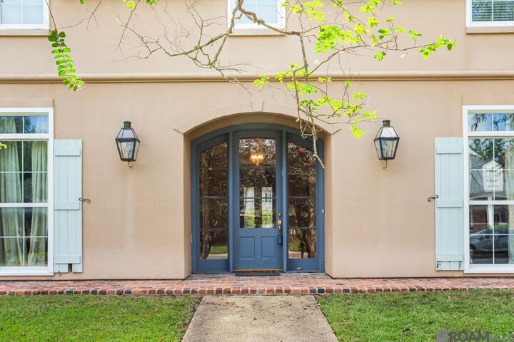 Property Photo: 510 Hidden Lake Ct LA 70810