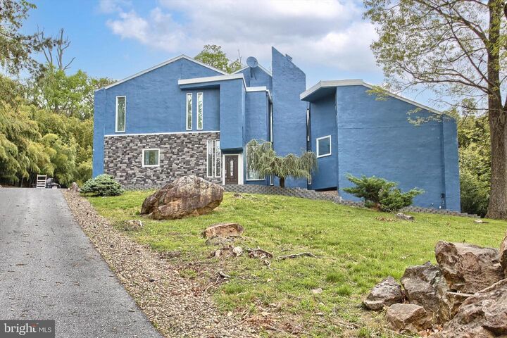 1813 Holly Drive  Harrisburg PA 17110 photo