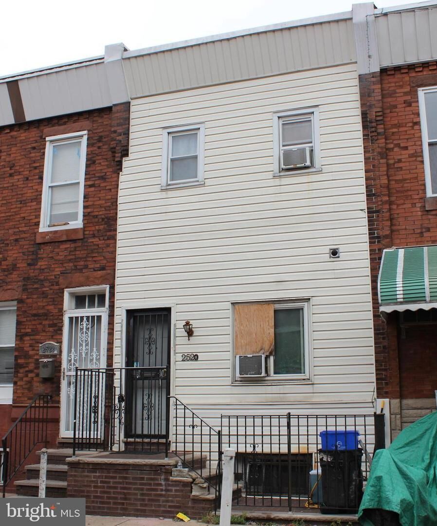 Property Photo: 2520 S Fairhill Street PA 19148