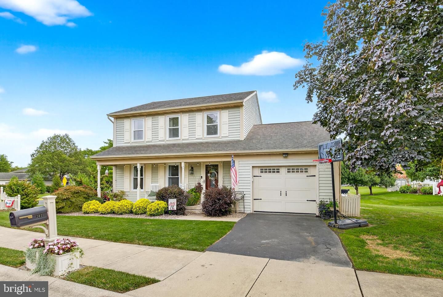 Property Photo:  302 W Spruce Street  PA 17557 