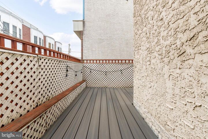 Property Photo:  516 Carpenter Street 1/2  PA 19147 