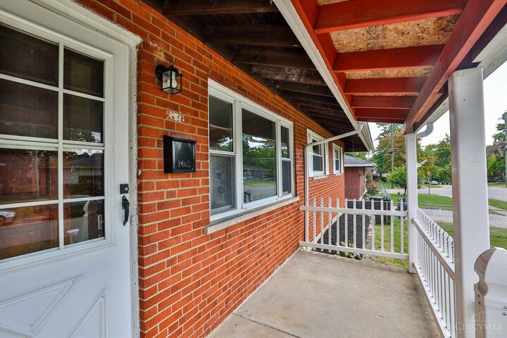 Property Photo: 9484 Ridgemoor Avenue OH 45231