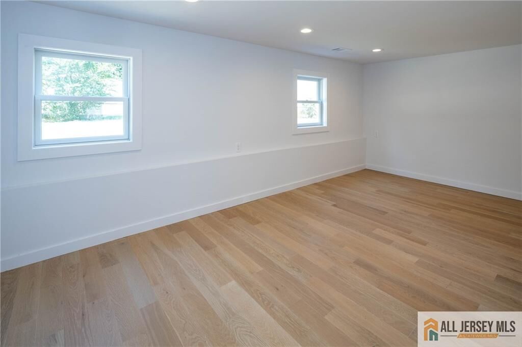 Property Photo:  42 Larchmont Road  NJ 08837 