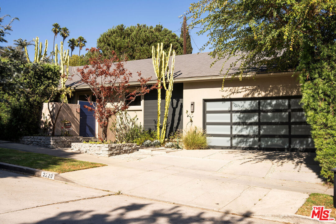 Property Photo:  2220 Richland Ave  CA 90027 