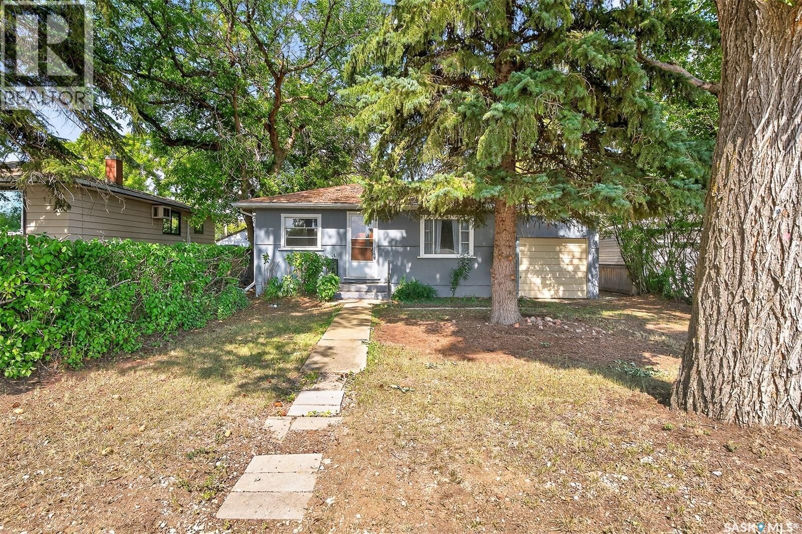 Property Photo:  530 Duffield Street W  SK S6H 5H9 