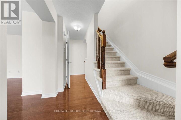 Property Photo:  121 Par-La-Ville Circle  ON K2S 0M3 