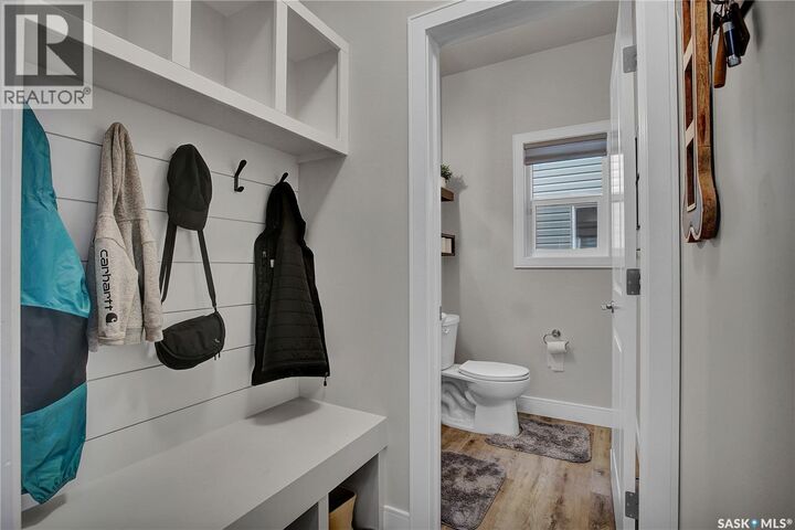 Property Photo:  263 Skopik Crescent  SK S7V 0V6 