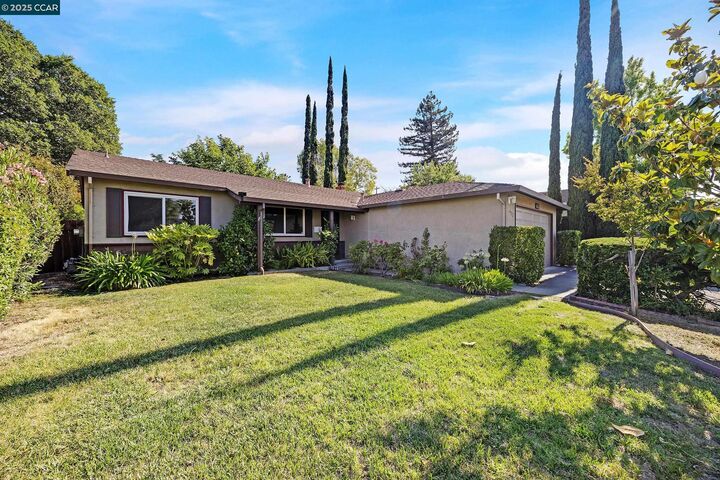 Property Photo:  1422 Flintwood Ct  CA 94553 