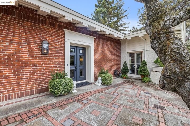 Property Photo: 305 The Uplands CA 94705