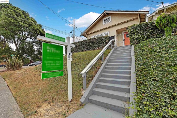 Property Photo:  1641 E 20th Street  CA 94606 