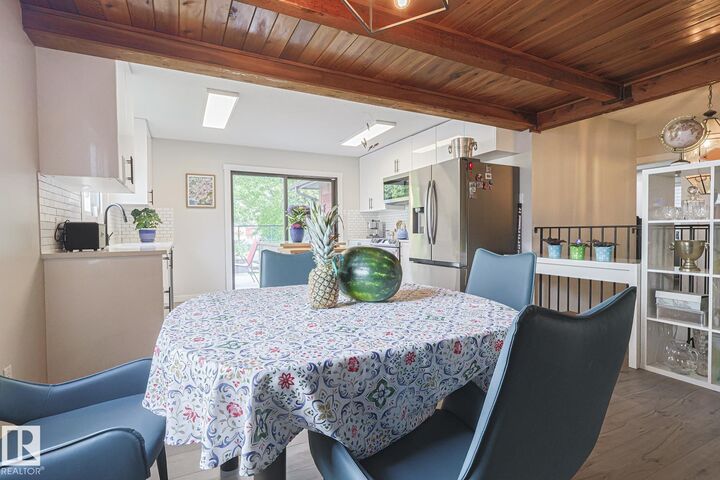 Property Photo:  10614 25A Avenue NW  AB T6J 4K3 