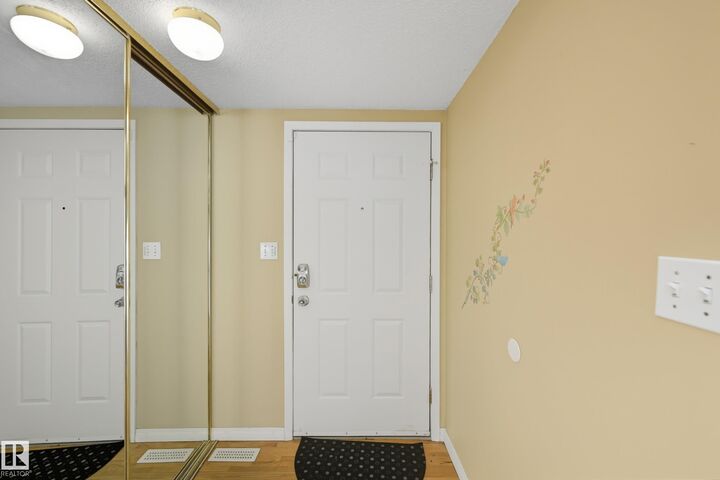 Photo de la propriété:  603 Youville NW 55  AB T6L 6V8 