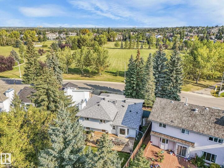 Property Photo:  720 Hendra Crescent NW  AB T6R 1S6 