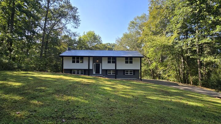 711 Omega Drive  Whitwell TN 37397 photo