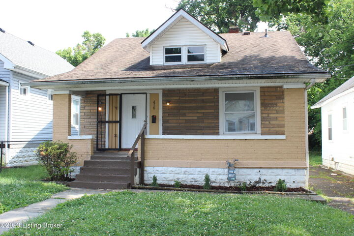 Property Photo: 4208 Winnrose Way KY 40211