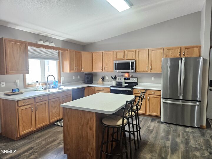 Property Photo:  507 6th Avenue NW  ND 58554 