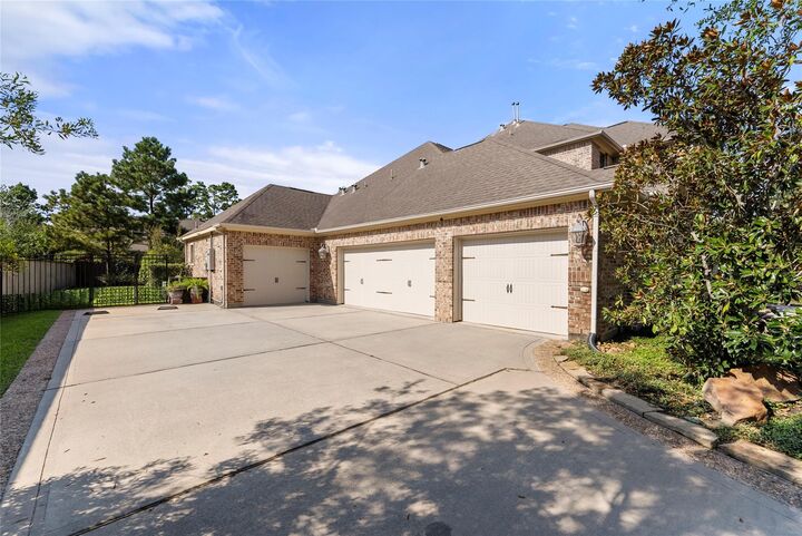 Property Photo:  6892 Lake Paloma Trail  TX 77389 