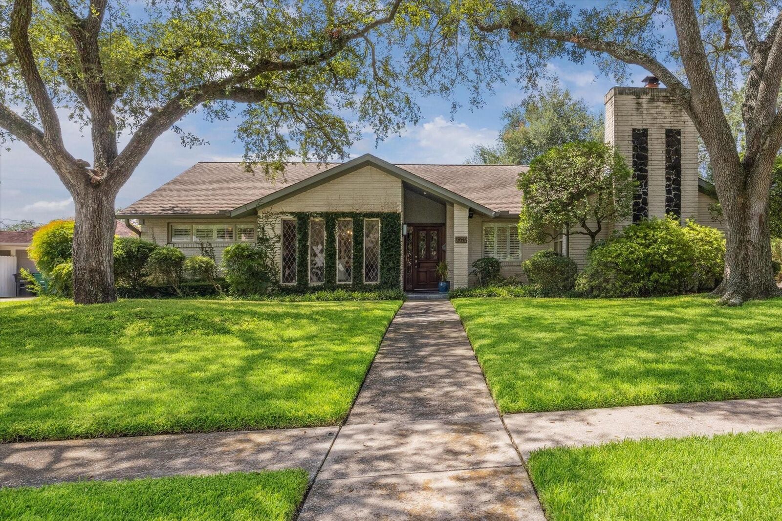 Property Photo:  7719 Bellerive Drive  TX 77036 
