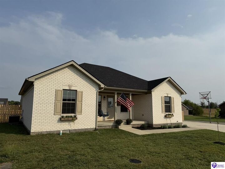 Property Photo: 300 Oak Hill Court KY 40004