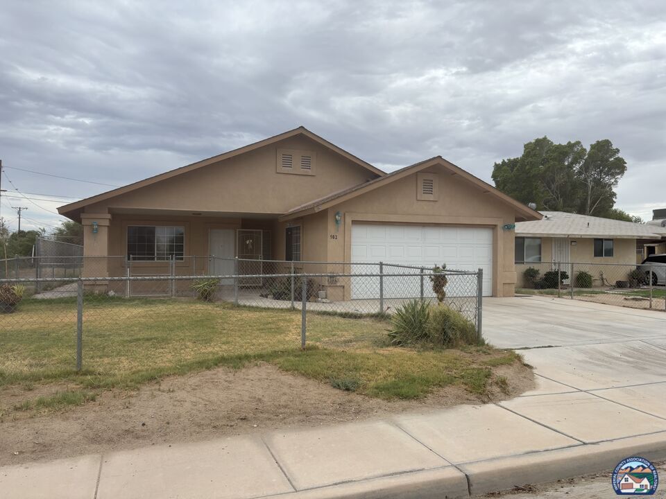 Property Photo:  162  W 7th St  CA 92281 
