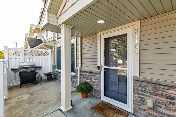 Property Photo: 8601 Westown Parkway 34104 IA 50266