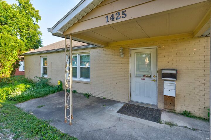 Property Photo:  1425 Covert Avenue  IN 47714 