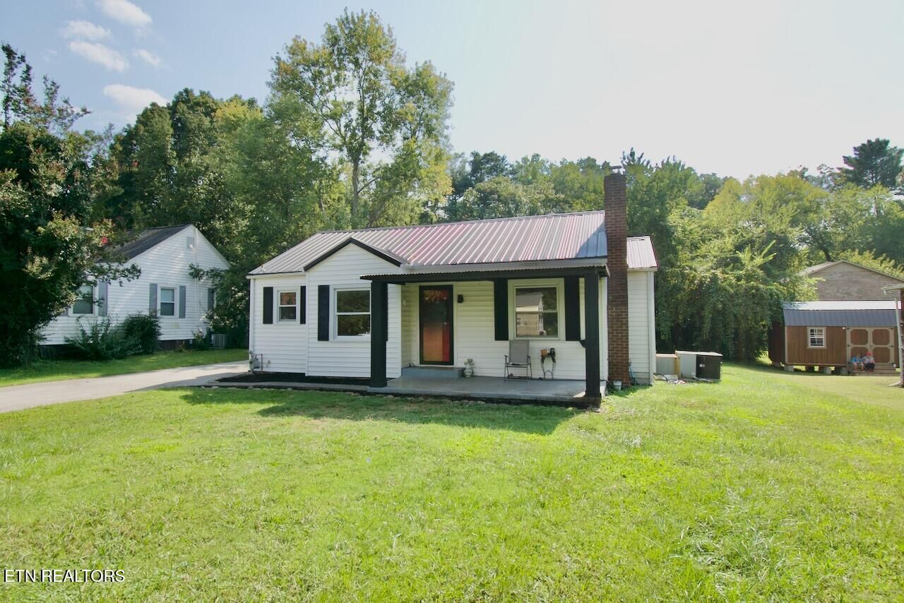 Property Photo:  403 S Maple St  TN 37803 