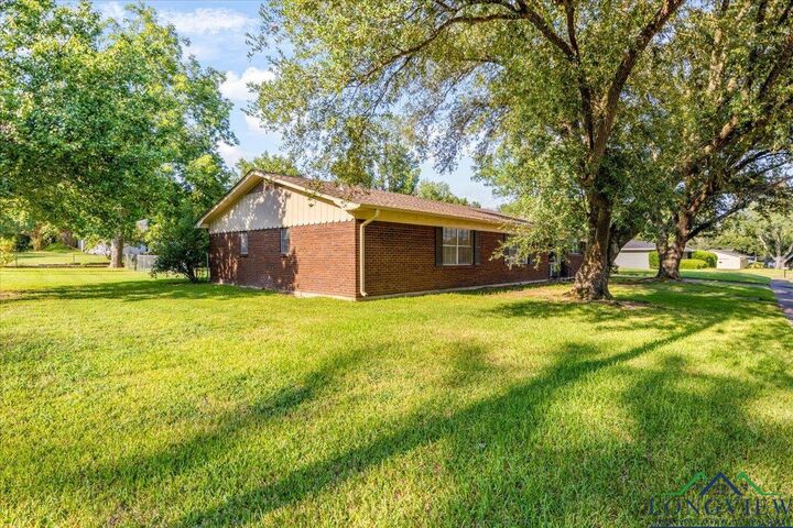Property Photo: 1302 Slaydon TX 75654
