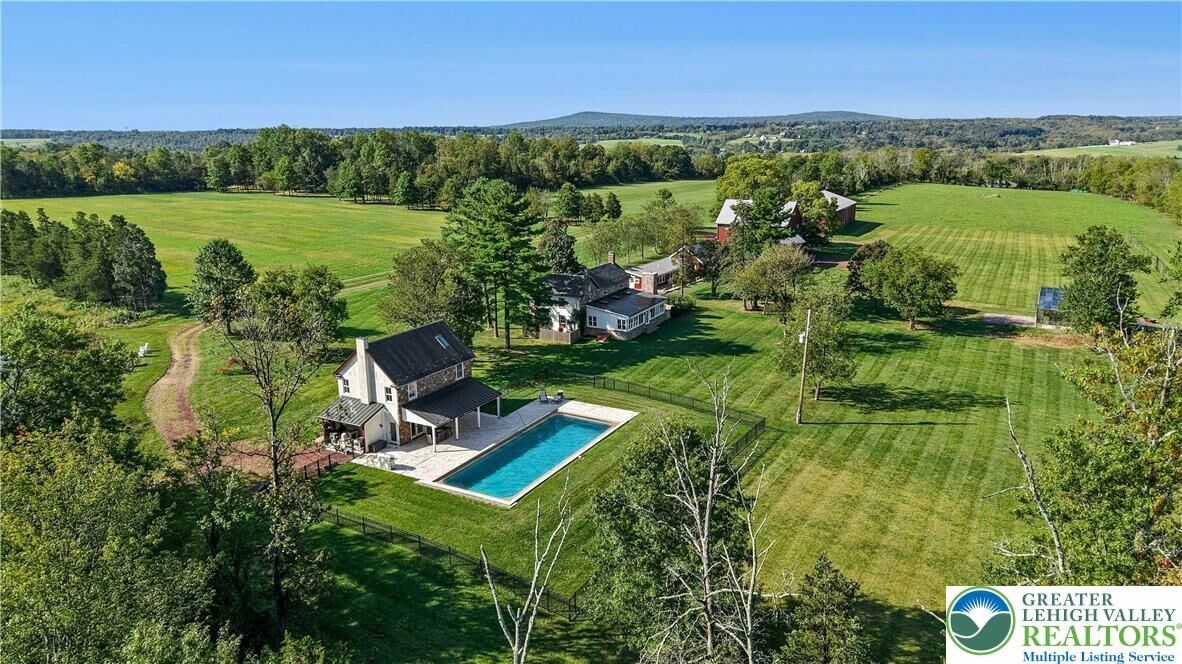 Property Photo:  119 Center Hill Road  PA 18972
