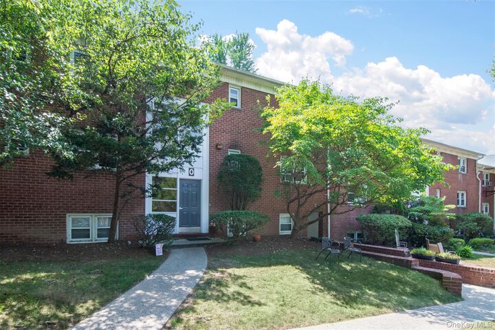 Property Photo:  140 N Broadway Ot-24  NY 10533 