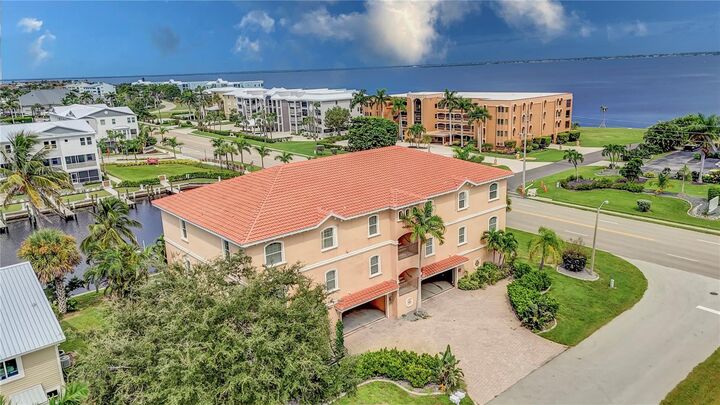 Property Photo: 290 Lewis Circle Circle 132 FL 33950